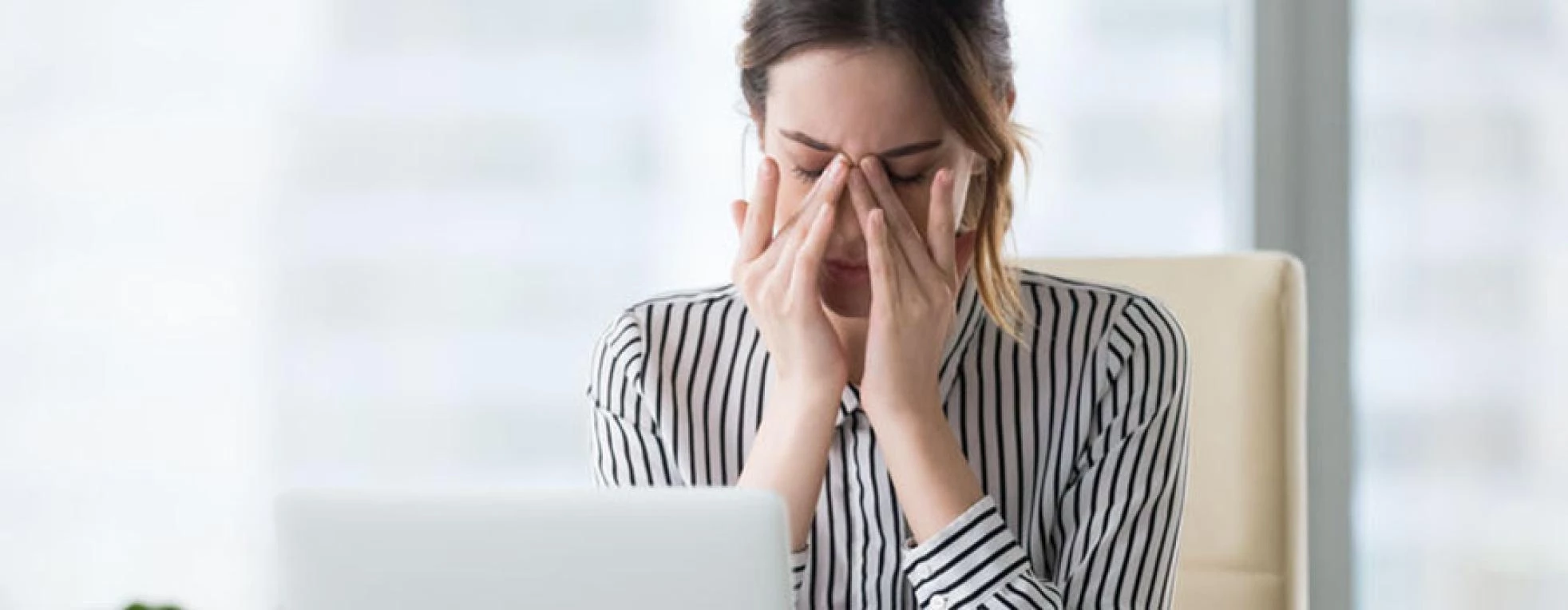 Dolores de cabeza y lentes de contacto