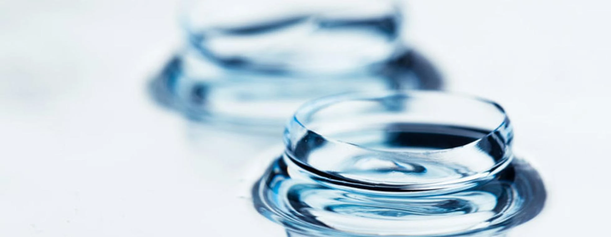 Kontaktlinsen für trockene Augen im Test