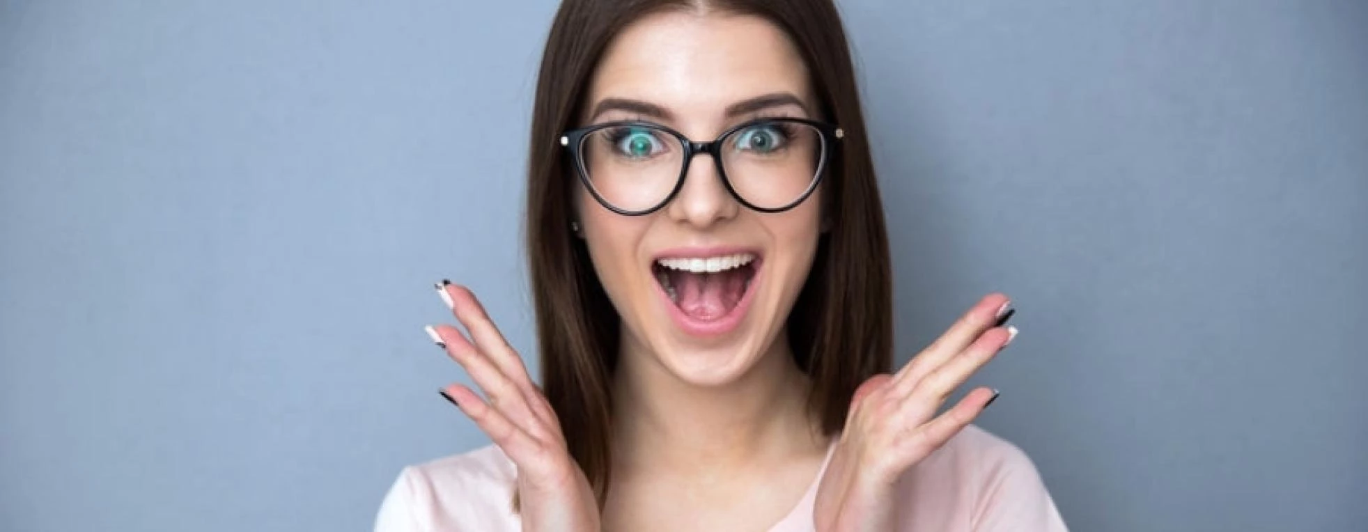 Handige tips tegen rode vlekken op neus door je bril