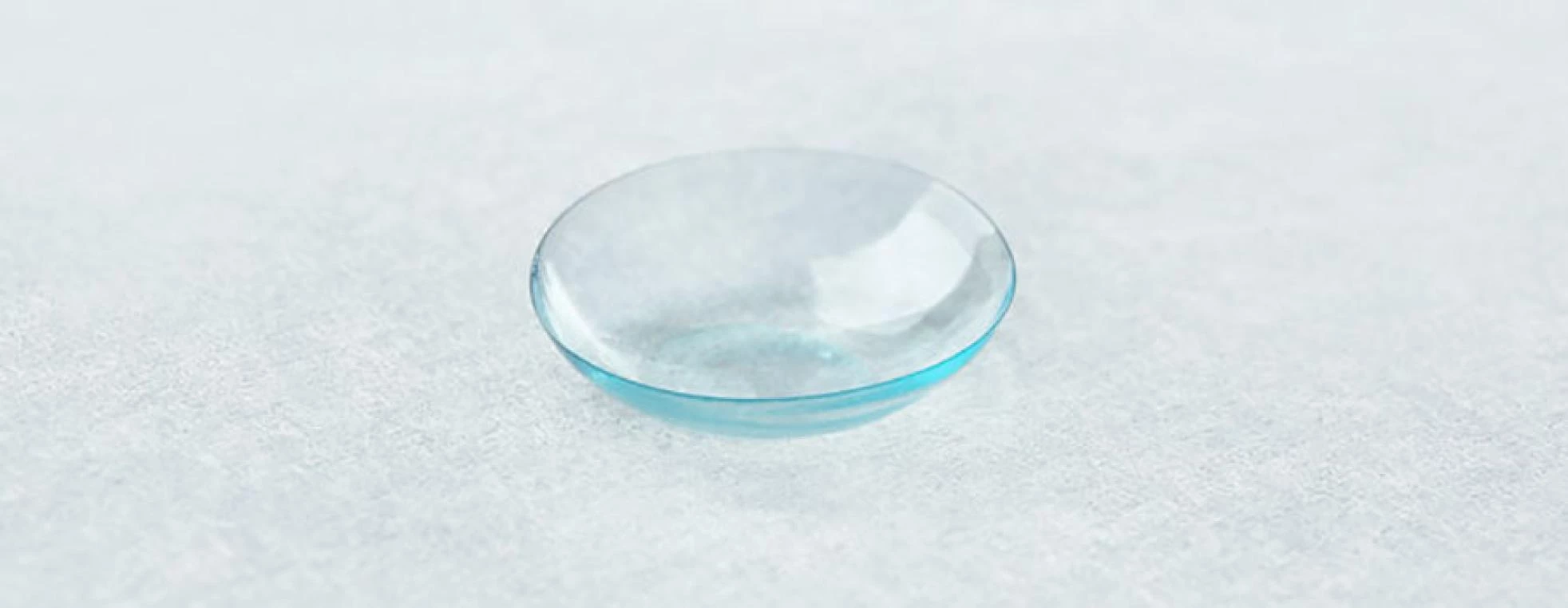 ¿Usted coloca sus lentes de contacto al revés?