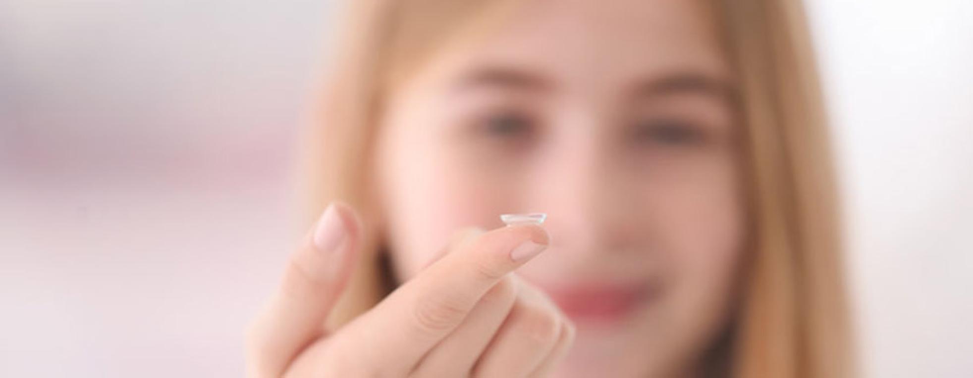 Oorzaak en verwijdering aanslag op lenzen