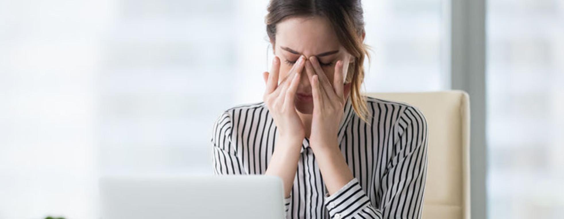 Dolores de cabeza y lentes de contacto