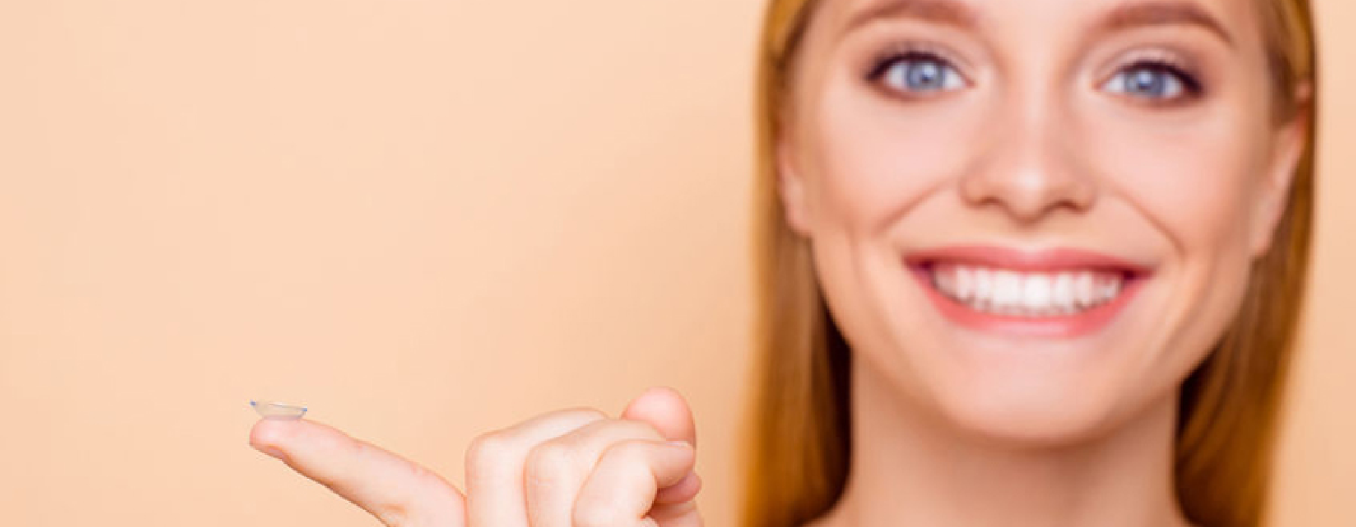 ΕΓΧΡΩΜΟΙ ΦΑΚΟΙ ΕΠΑΦΗΣ,  ΑΝΤΙΓΡΑΨΤΕ ΤΟ LOOK ΠΟΥ ΟΙ VIP ΔΕΝ ΑΠΟΧΩΡΙΖΟΝΤΑΙ ΠΟΤΕ