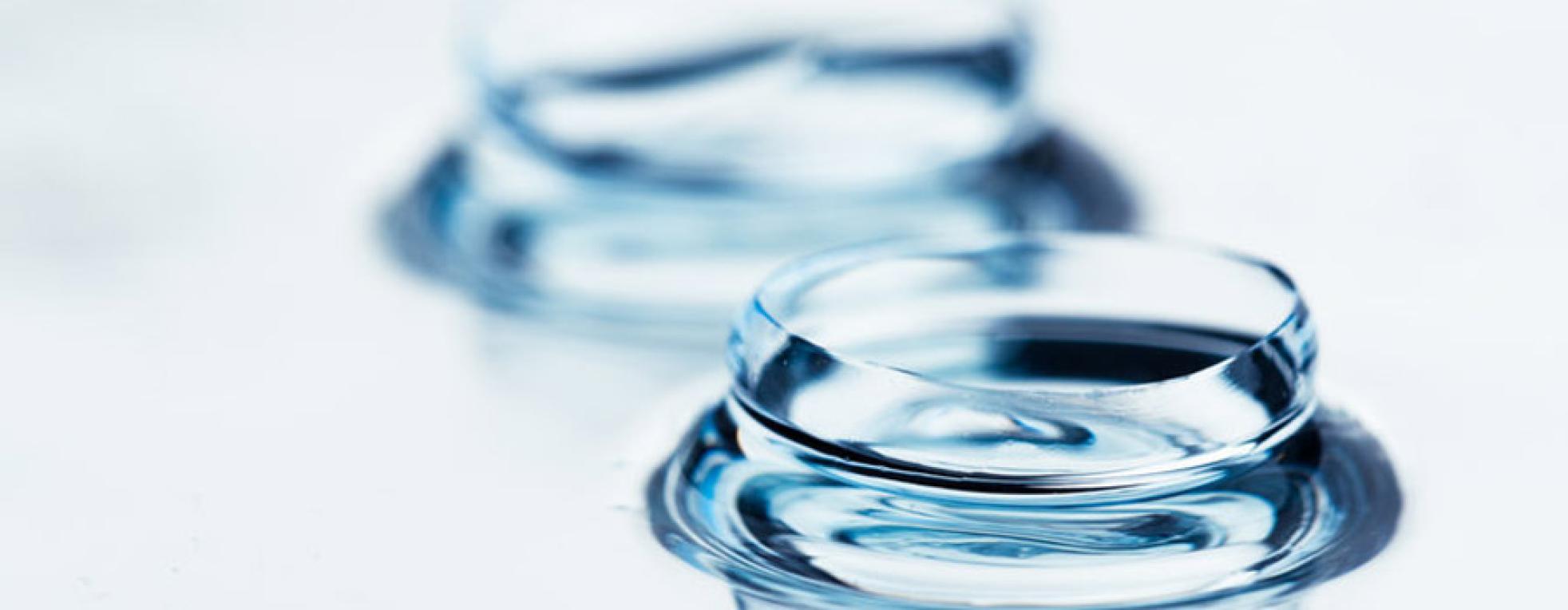 Kontaktlinsen für trockene Augen im Test