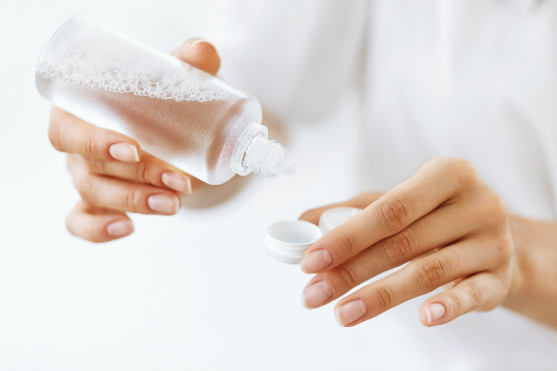 Pflege-und-Reinigung-von-Silikon-Hydrogel-Linsen