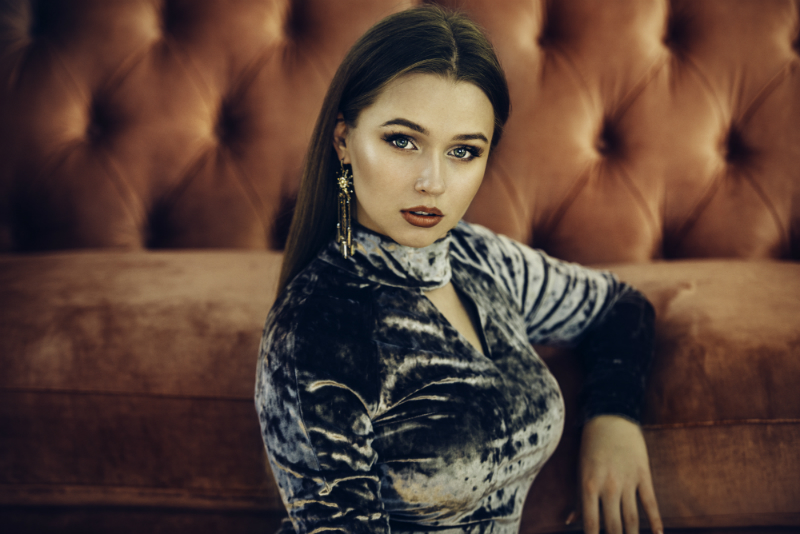 Farblinsen-fuer-abendliche-Outfits