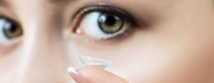 An Kontaktlinsen gewöhnen