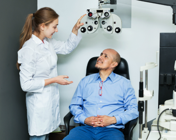 Kontaktlinsenanpassung-im-Vorfeld