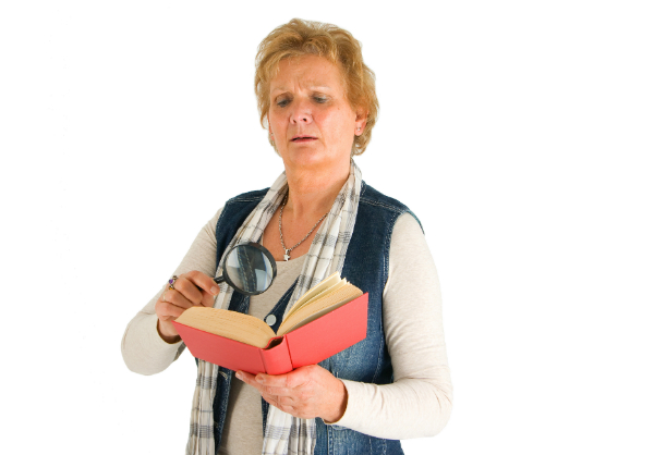 Frau-mit-Alterssehschwäche