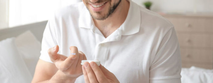 Los Estudiantes Al Usar Lentillas